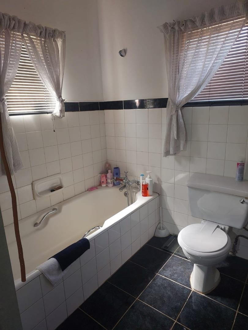 4 Bedroom Property for Sale in Lourenspark North West